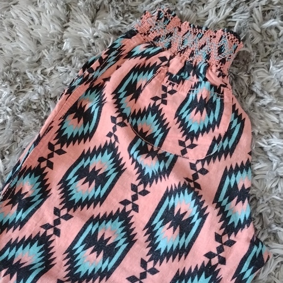 Kiss & Cry Multicolor Linen Pants. - Picture 5 of 5